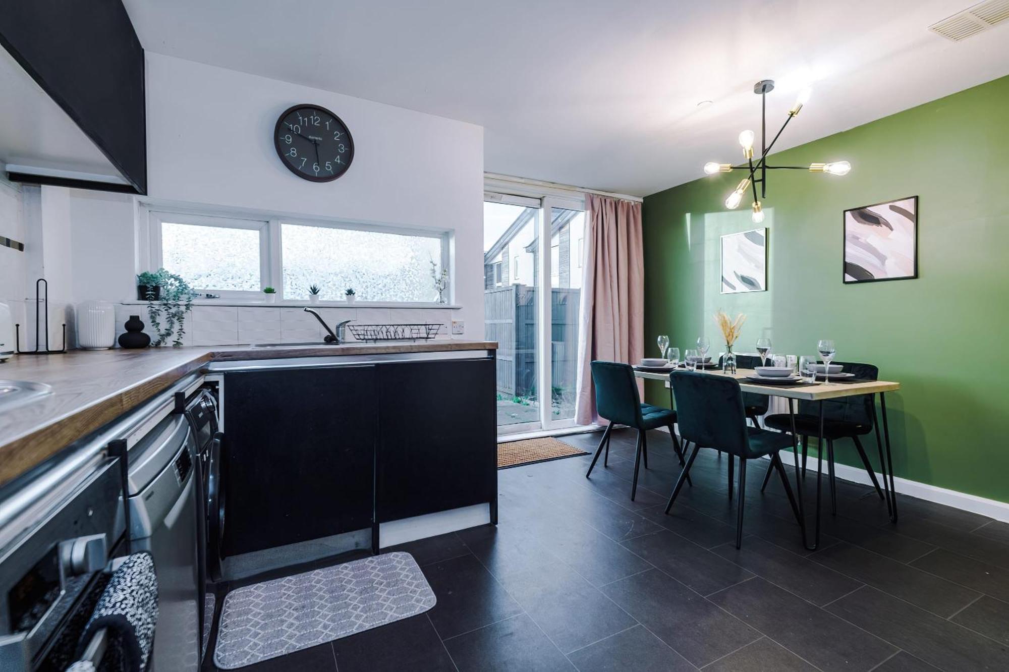 Rest&Recharge At A Spacious Townhouse By The Etihad Manchester Exterior foto