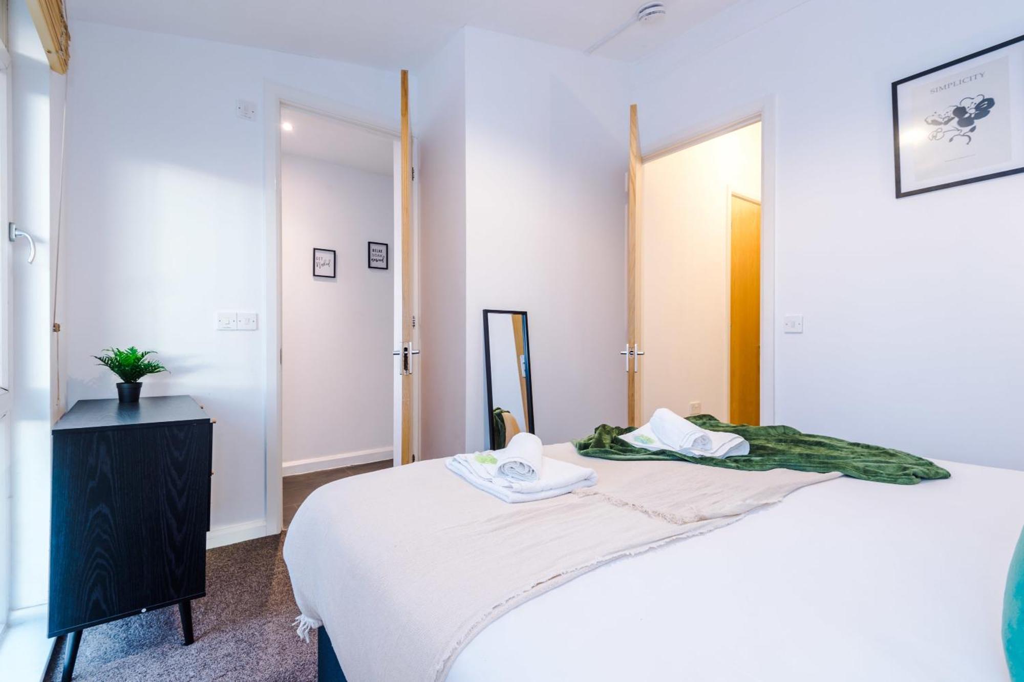 Rest&Recharge At A Spacious Townhouse By The Etihad Manchester Exterior foto