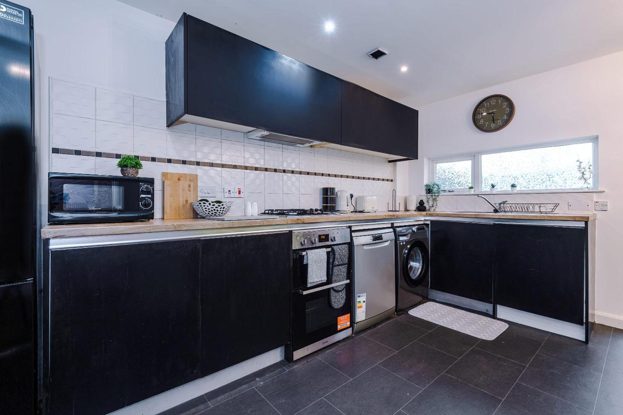 Rest&Recharge At A Spacious Townhouse By The Etihad Manchester Exterior foto